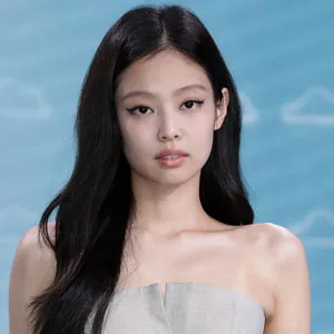 JENNIE